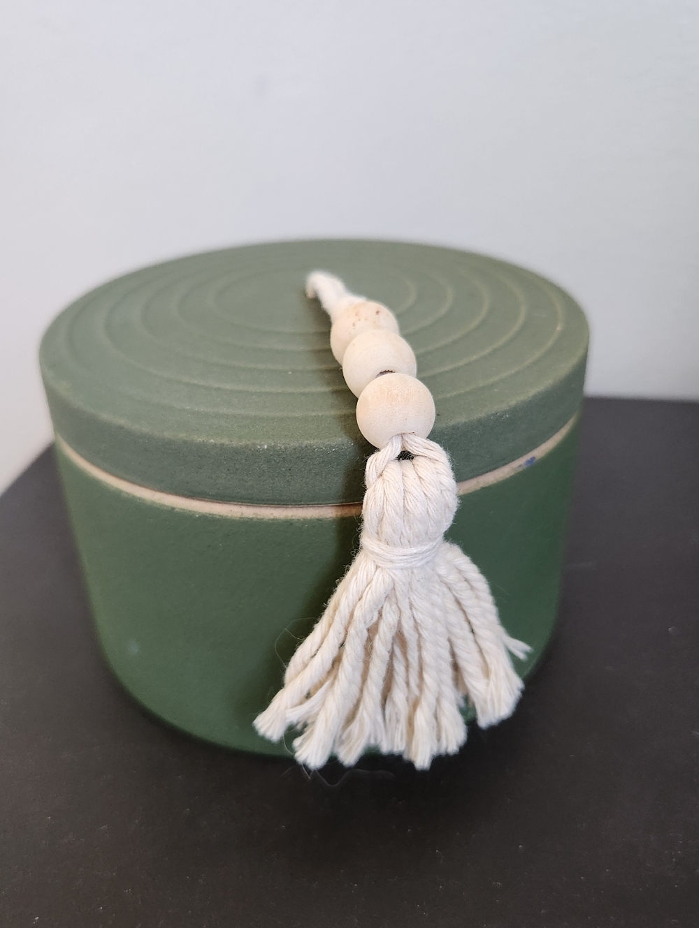 Ceramic/Clay Decorative Dish With Lid With Evergreen Scent